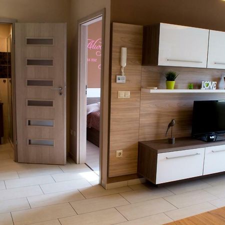 Platina Apartman Apartment Sarvar Exterior photo