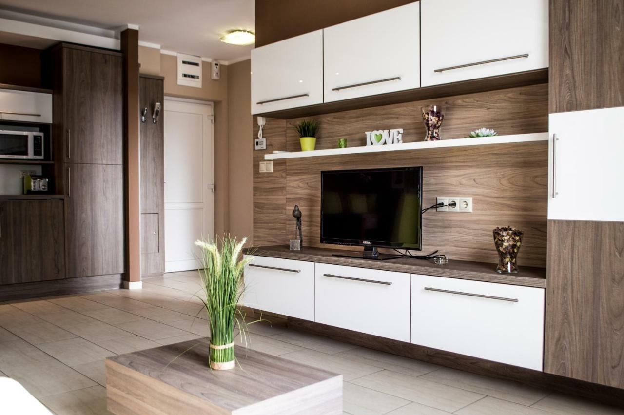 Platina Apartman Apartment Sarvar Exterior photo